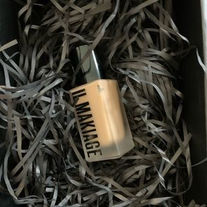 IL Makiage “Woke up like this” foundation